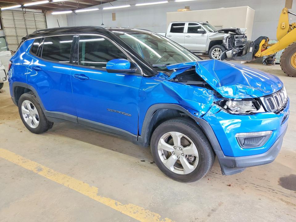Photo 4 from auction – 2018 JEEP COMPASS with VIN 3C4NJDBB9JT168412