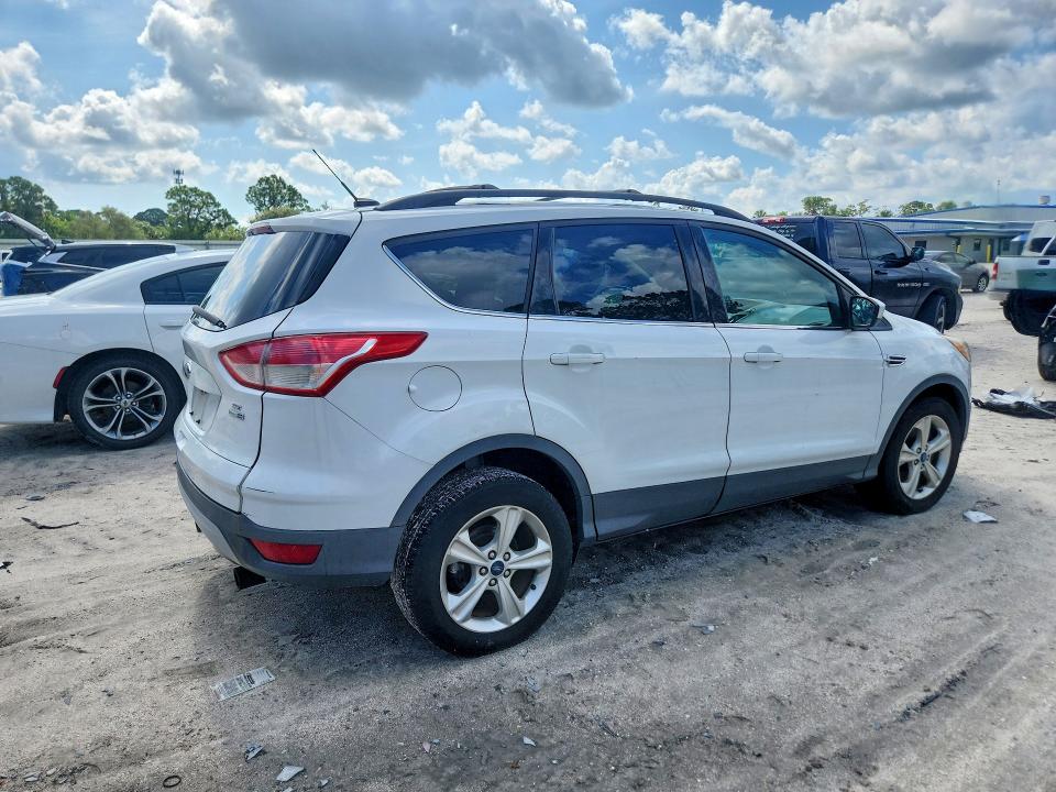Photo 3 from auction – 2013 FORD ESCAPE with VIN 1FMCU9GX6DUB35678