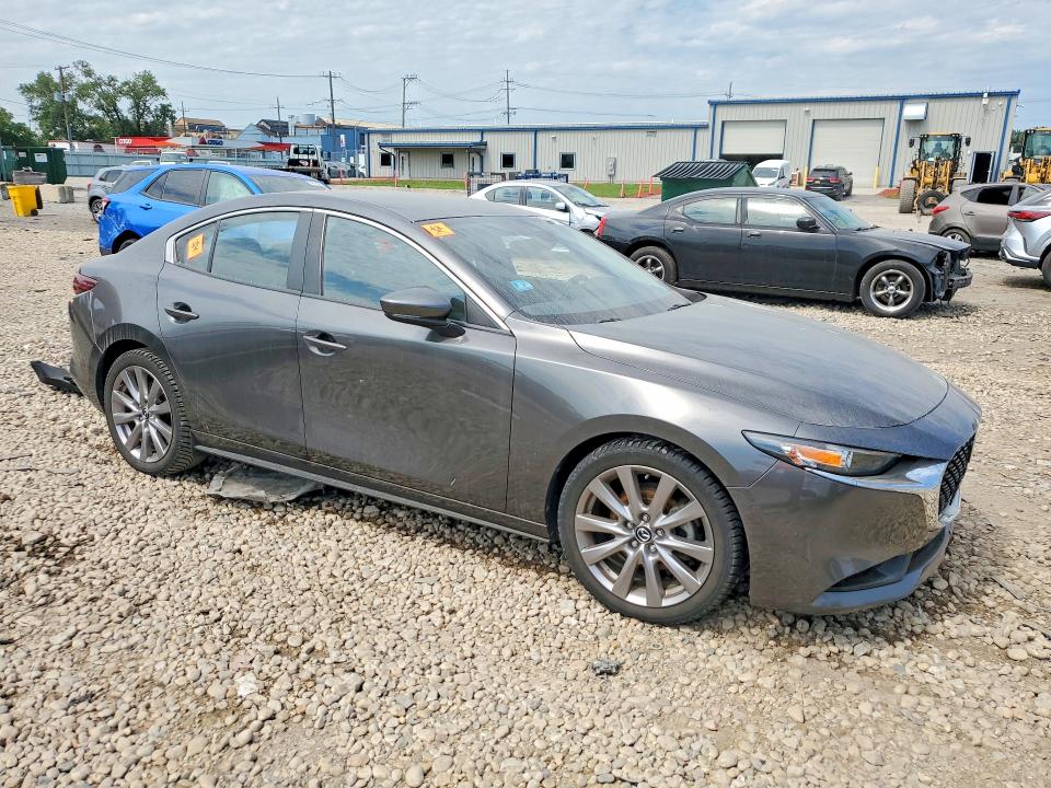 Photo 4 from auction – 2020 MAZDA 3 with VIN JM1BPBDM3L1171305