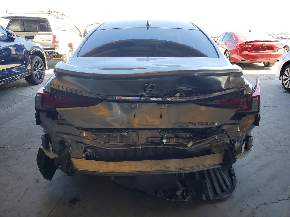 Photo 6 from auction – 2020 LEXUS ES with VIN 58AE21B17LU012174