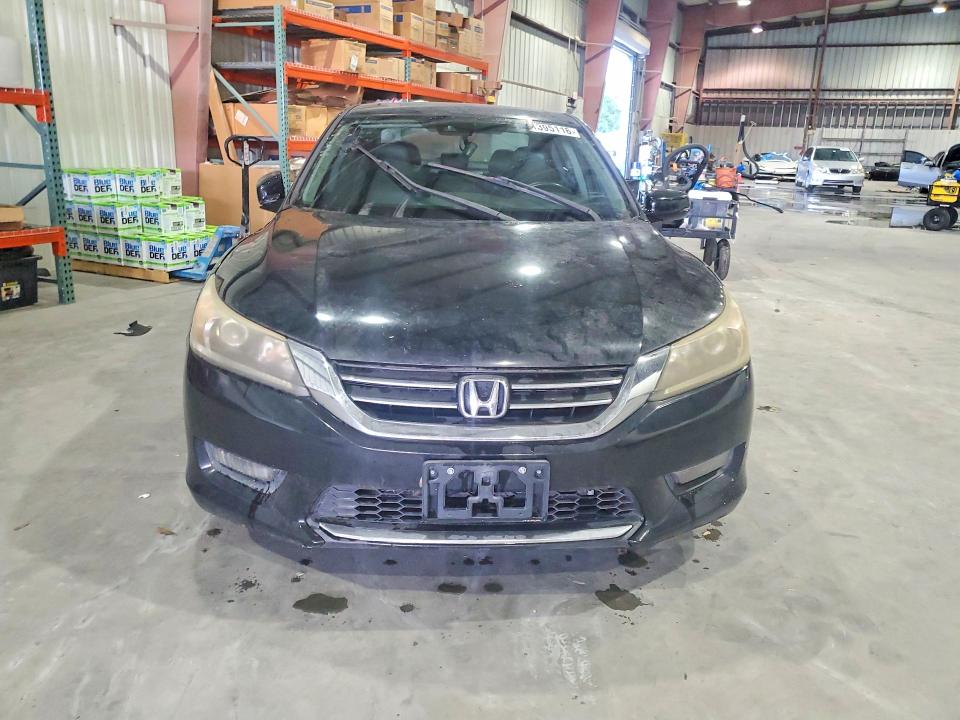 Photo 5 from auction – 2015 HONDA ACCORD with VIN 1HGCR2F83FA066039