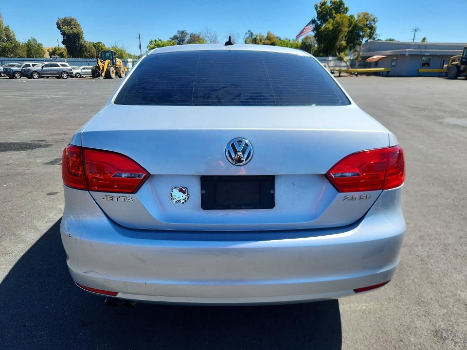Photo 6 from auction – 2013 VOLKSWAGEN JETTA with VIN 3VWDP7AJ7DM388552
