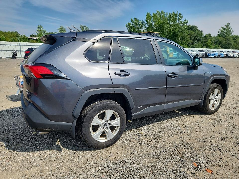 Photo 3 from auction – 2020 TOYOTA RAV4 with VIN 4T3MWRFV1LU008910