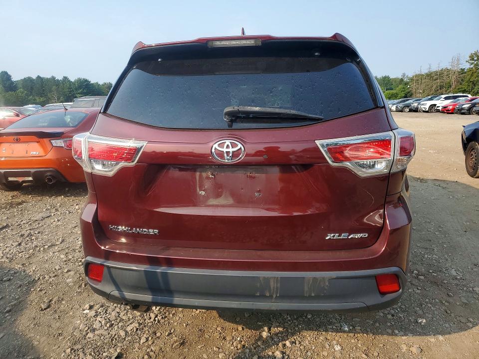 Photo 6 from auction – 2015 TOYOTA HIGHLANDER with VIN 5TDJKRFH3FS157706