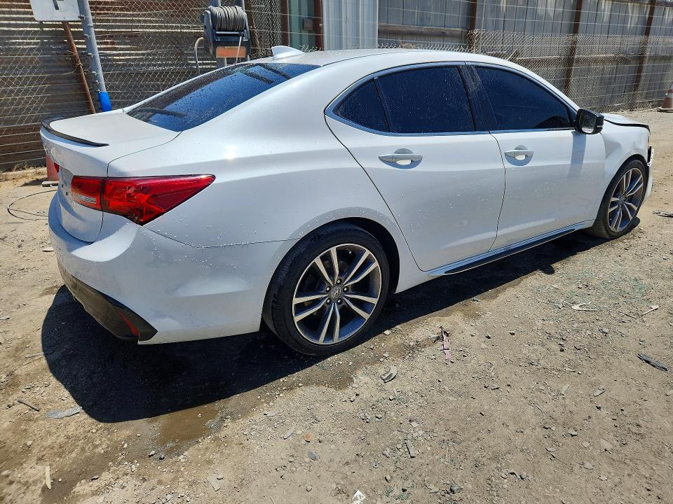 Photo 3 from auction – 2020 ACURA TLX with VIN 19UUB2F41LA005578