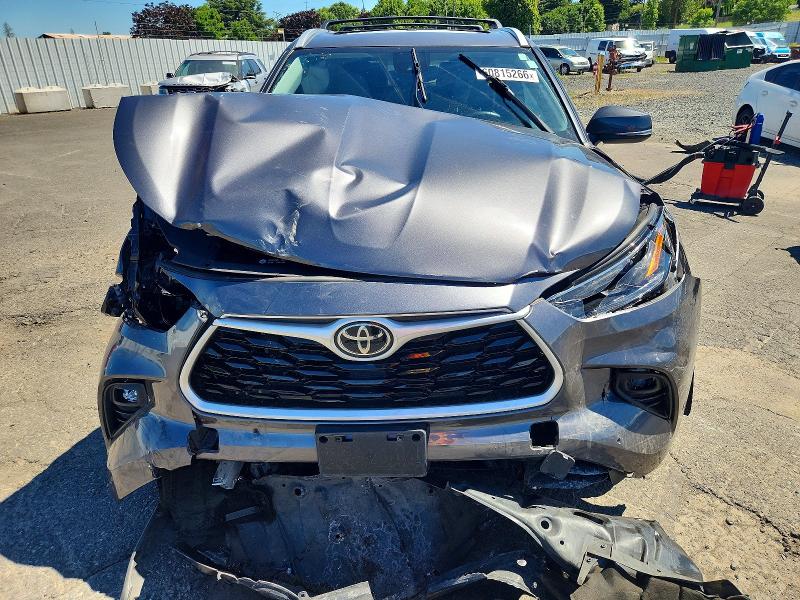 Photo 12 from auction – 2022 TOYOTA HIGHLANDER with VIN 5TDHZRBH1NS169657