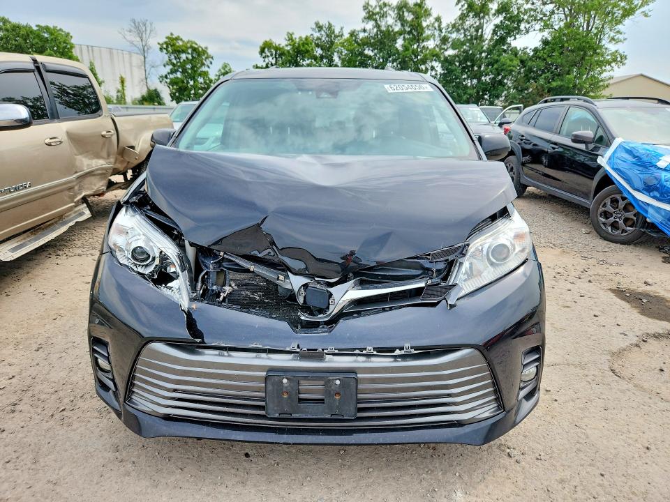 Photo 5 from auction – 2018 TOYOTA SIENNA with VIN 5TDDZ3DC3JS207395