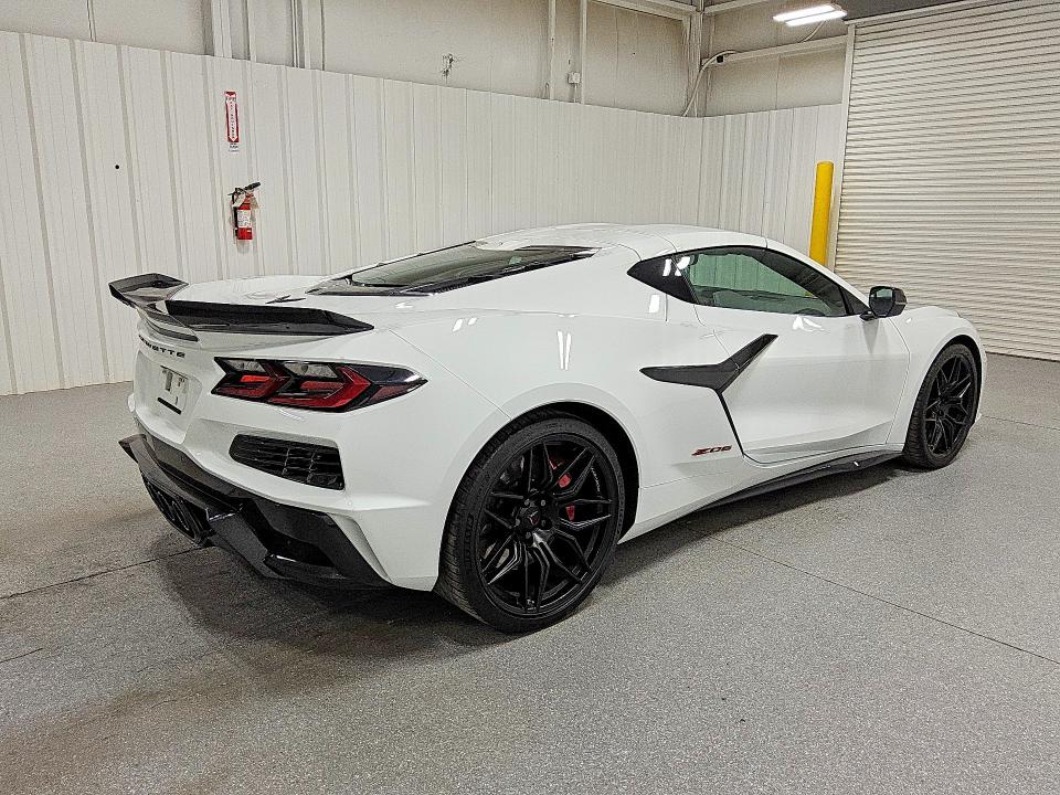 Photo 3 from auction – 2025 CHEVROLET CORVETTE with VIN 1G1YD2D33S5606558