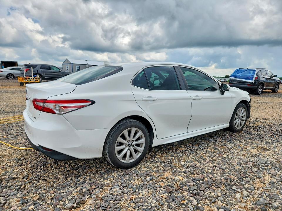 Photo 3 from auction – 2020 TOYOTA CAMRY with VIN 4T1C11AK5LU348515