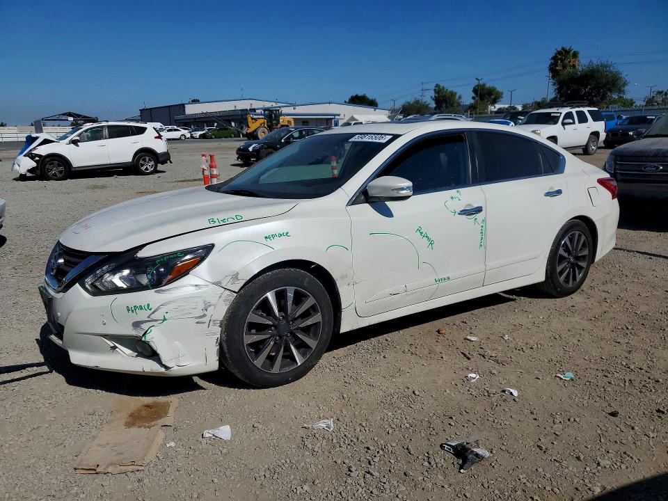 Photo 1 from auction – 2017 NISSAN ALTIMA with VIN 1N4AL3APXHC151582