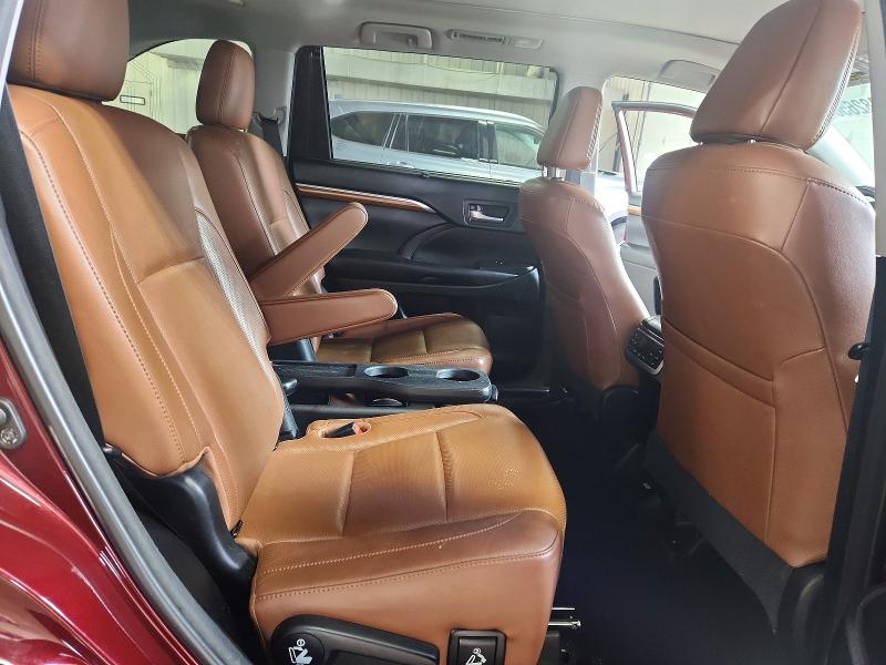 Photo 11 from auction – 2018 TOYOTA HIGHLANDER with VIN 5TDDZRFH0JS834857