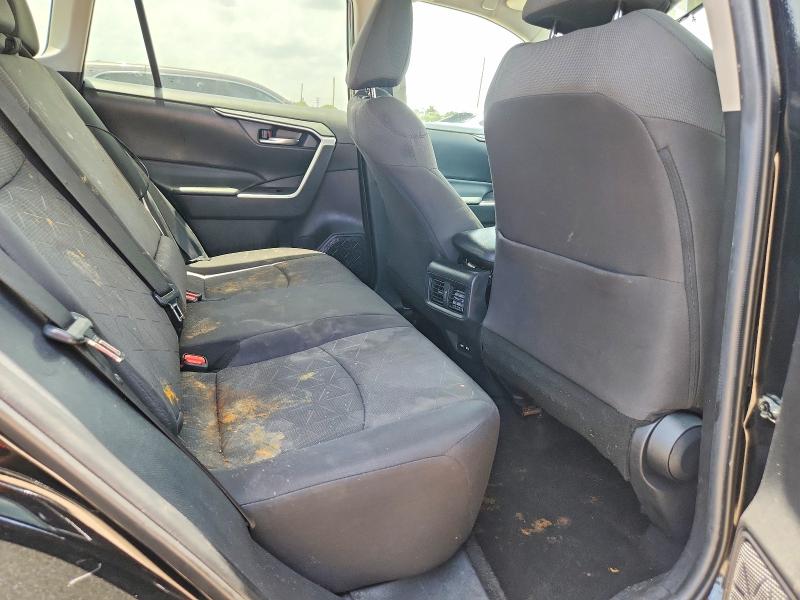 Photo 11 from auction – 2021 TOYOTA RAV4 with VIN 2T3W1RFV3MC123633