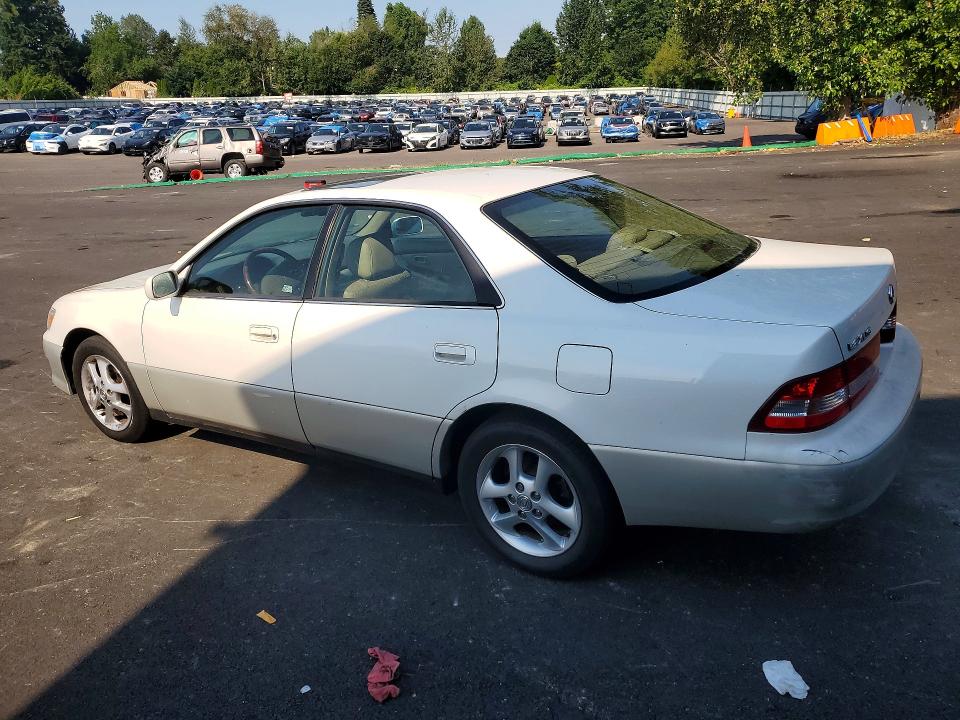 Photo 2 from auction – 2001 LEXUS ES with VIN JT8BF28GX10329051
