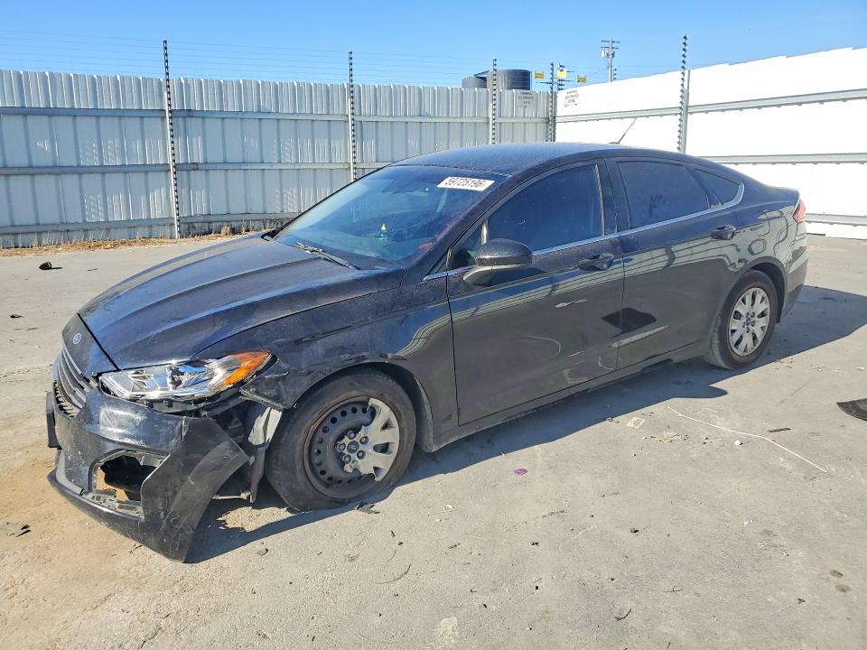 FORD FUSION 2019 z numerem VIN 3FA6P0G70KR178556 - Zdjęcie z aukcji