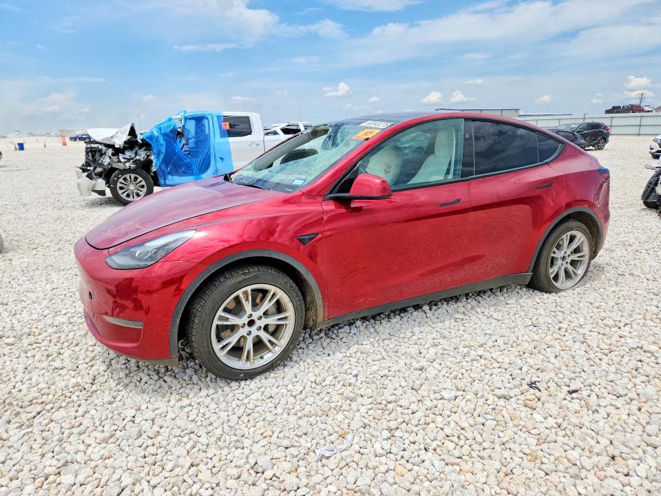 TESLA MODEL Y 2024 with VIN 7SAYGDED3RF024862 - Photo from auction