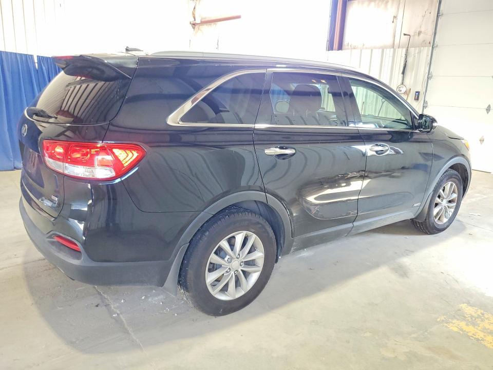 Photo 3 from auction – 2016 KIA SORENTO with VIN 5XYPGDA35GG168036