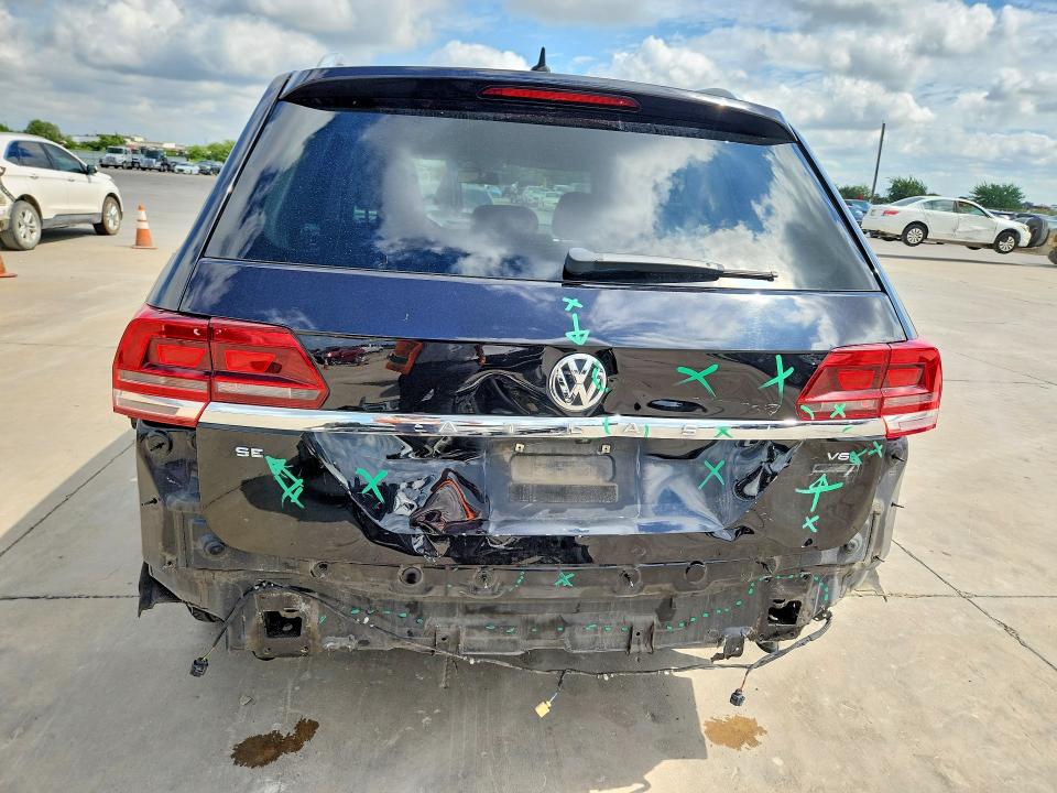Photo 6 from auction – 2018 VOLKSWAGEN ATLAS with VIN 1V2KR2CA4JC569804