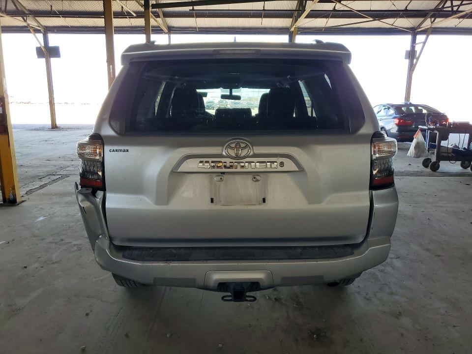 Photo 6 from auction – 2018 TOYOTA 4RUNNER with VIN JTEZU5JR5J5174040