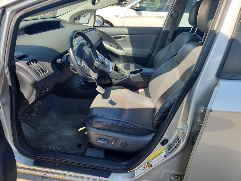 Photo 7 from auction – 2013 TOYOTA PRIUS with VIN JTDKN3DU2D1723938