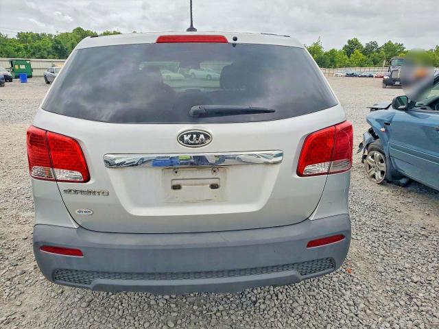 Photo 6 from auction – 2011 KIA SORENTO with VIN 5XYKTCA17BG015097
