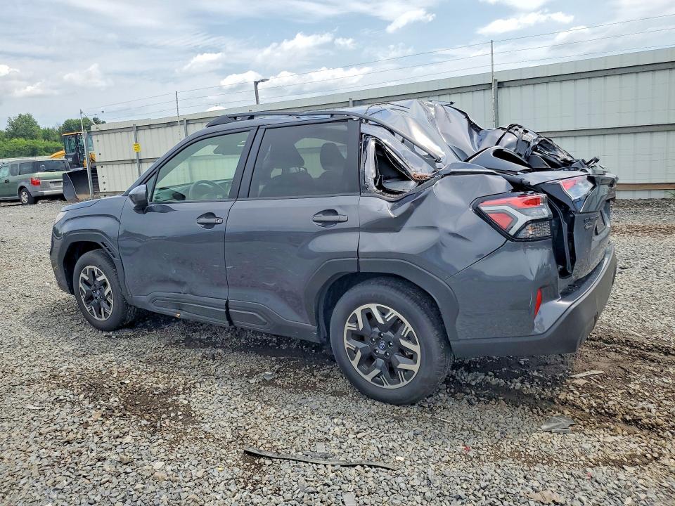Photo 2 from auction – 2025 SUBARU FORESTER with VIN JF2SLDDC8SH424530