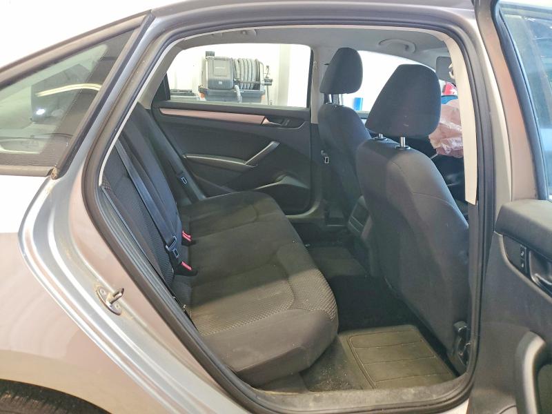 Photo 10 from auction – 2013 VOLKSWAGEN PASSAT with VIN 1VWAP7A33DC119373