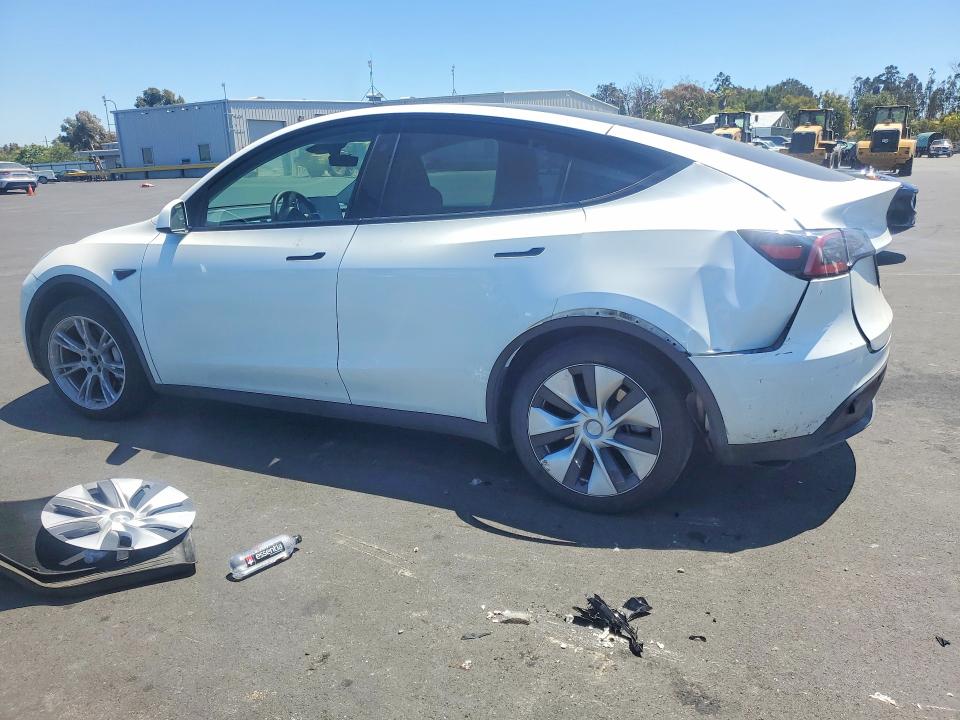 Photo 2 from auction – 2024 TESLA Y with VIN 7SAYGDEE8RF006088