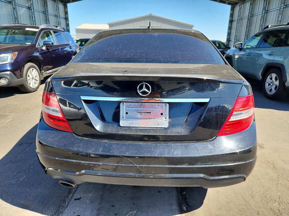 Photo 6 from auction – 2014 MERCEDES-BENZ C with VIN WDDGF4HB4EA921025