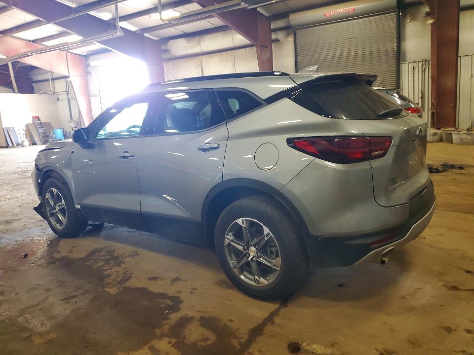 Photo 2 from auction – 2023 CHEVROLET BLAZER with VIN 3GNKBHR45PS212037