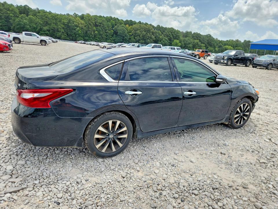 Photo 3 from auction – 2018 NISSAN ALTIMA with VIN 1N4AL3AP8JC200459