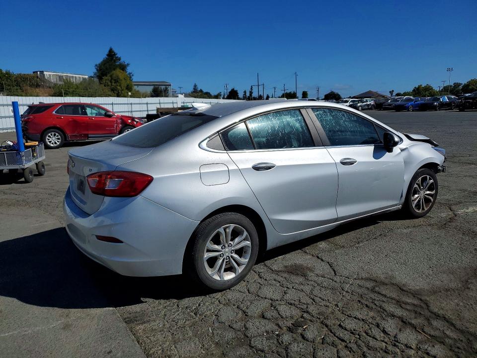 Снимка 3 от търг – 2019 CHEVROLET CRUZE с VIN 1G1BE5SM7K7107184