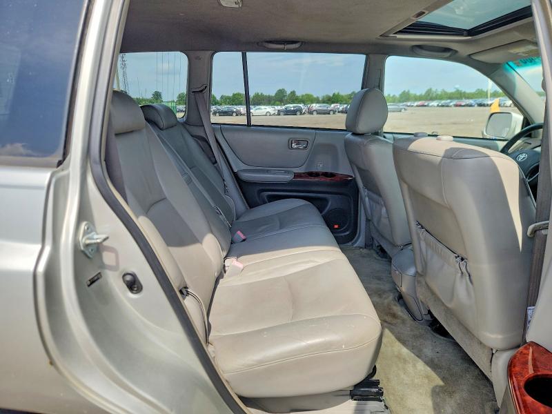 Photo 11 from auction – 2005 TOYOTA HIGHLANDER with VIN JTEEP21AX50129001
