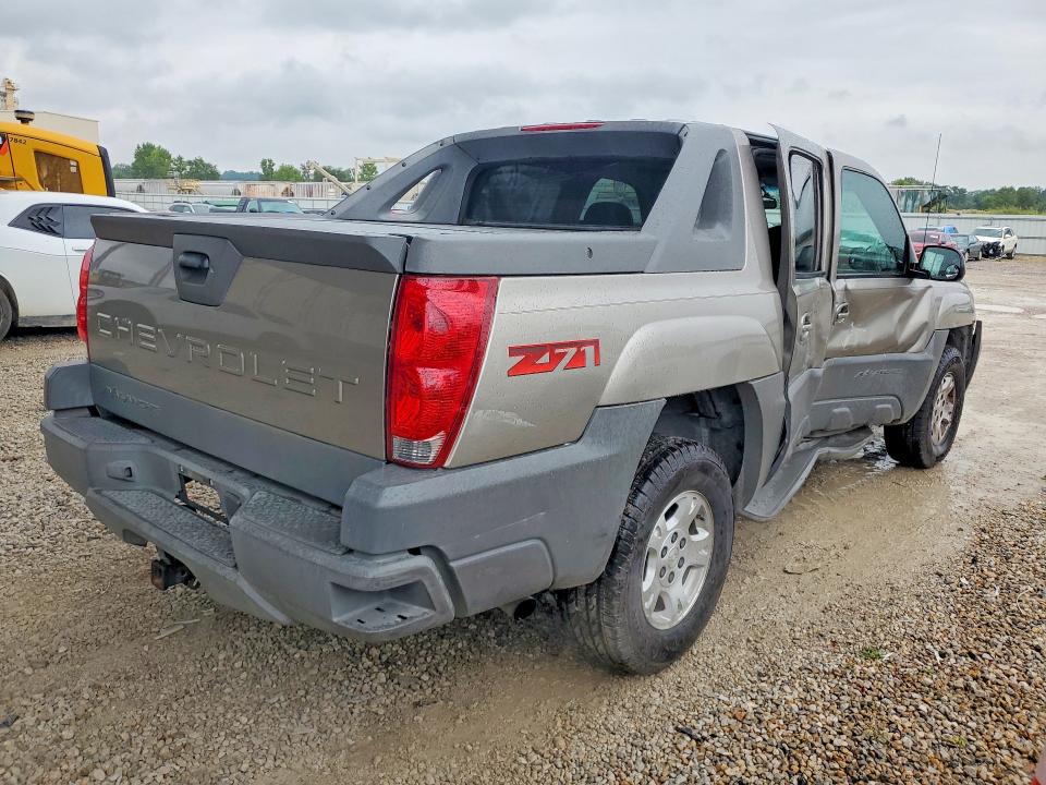 Photo 3 from auction – 2002 CHEVROLET AVALANCHE with VIN 3GNEK13T92G131056