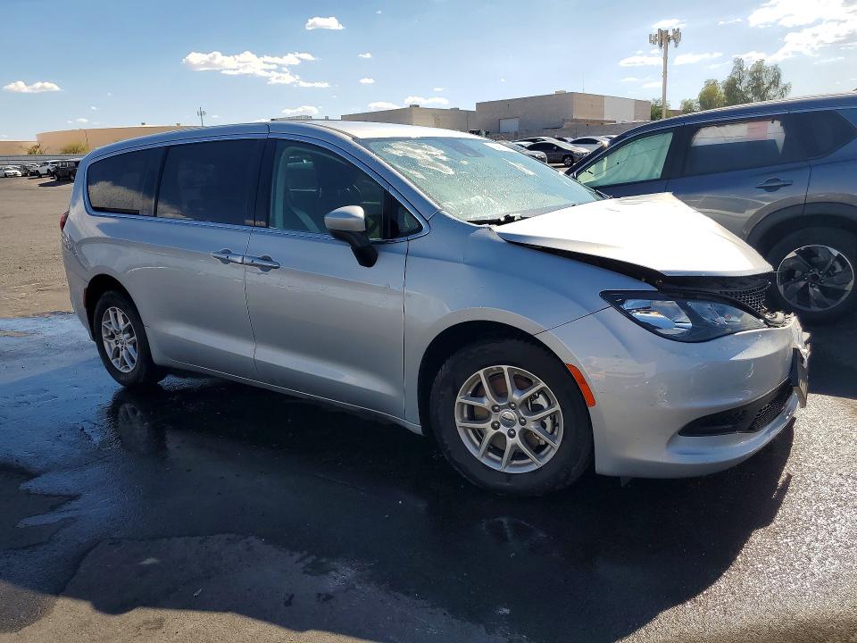Photo 4 from auction – 2023 CHRYSLER VOYAGER with VIN 2C4RC1CG9PR597520