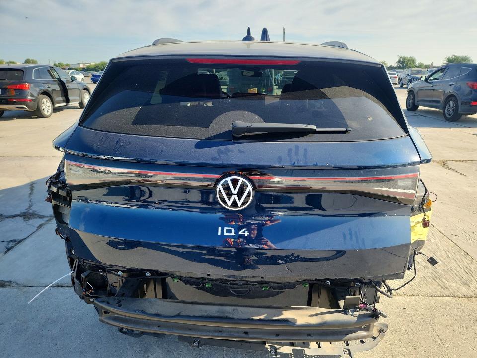 Photo 6 from auction – 2023 VOLKSWAGEN ID.4 with VIN 1V2BMPE8XPC055373