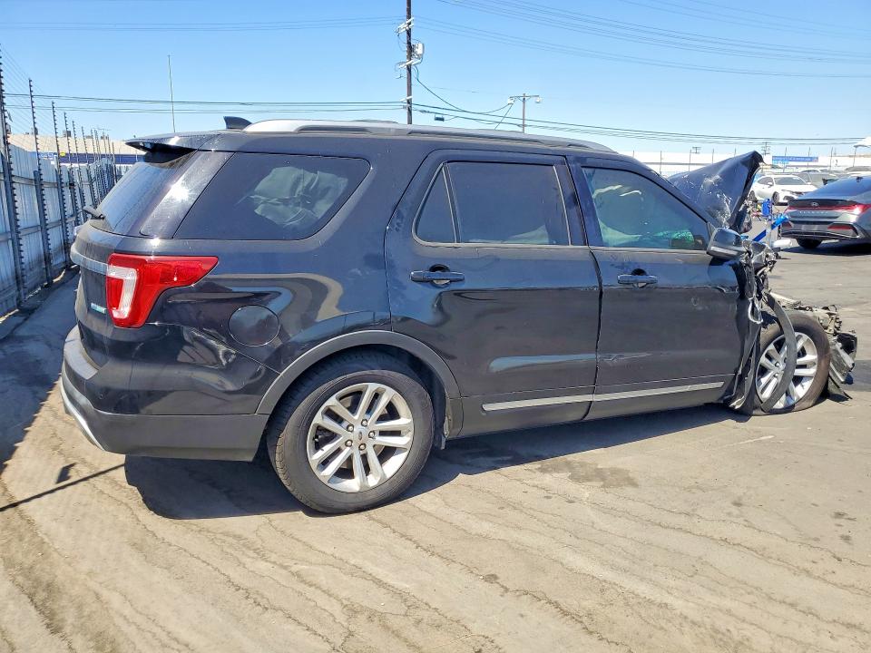 Photo 3 from auction – 2016 FORD EXPLORER with VIN 1FM5K7DH8GGB86926