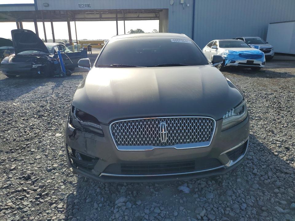 Photo 5 from auction – 2017 LINCOLN MKZ with VIN 3LN6L5E92HR600953