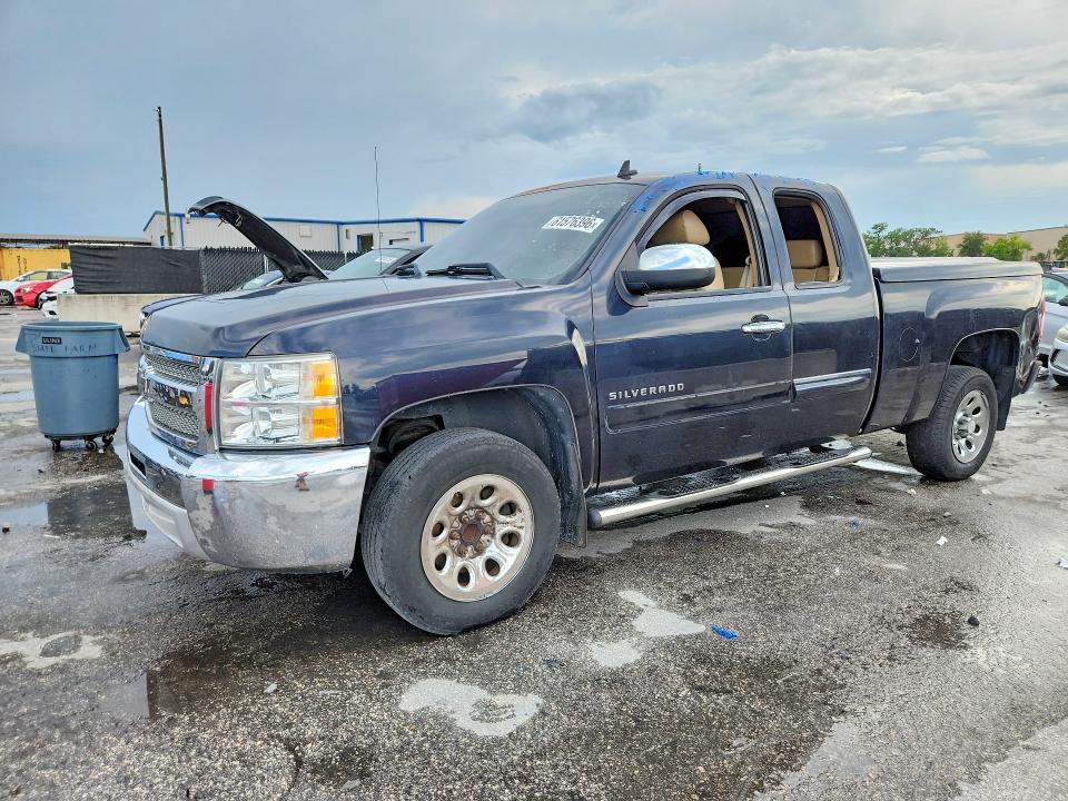 CHEVROLET SILVERADO 2013 with VIN 1GCRCSE08DZ173656 - Photo from auction