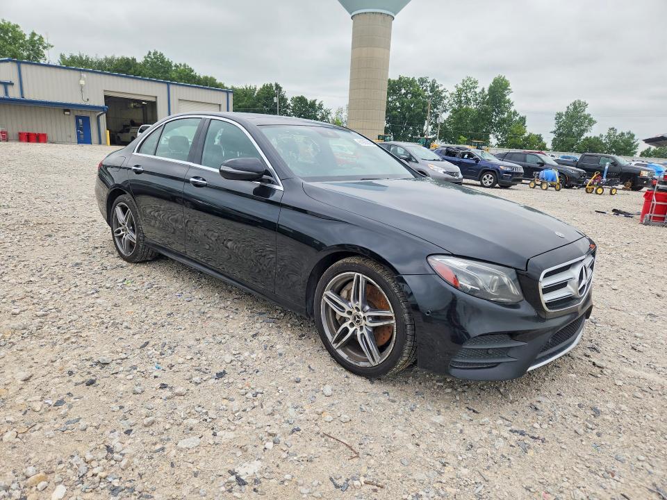 Photo 4 from auction – 2018 MERCEDES-BENZ E with VIN WDDZF6GB4JA365802