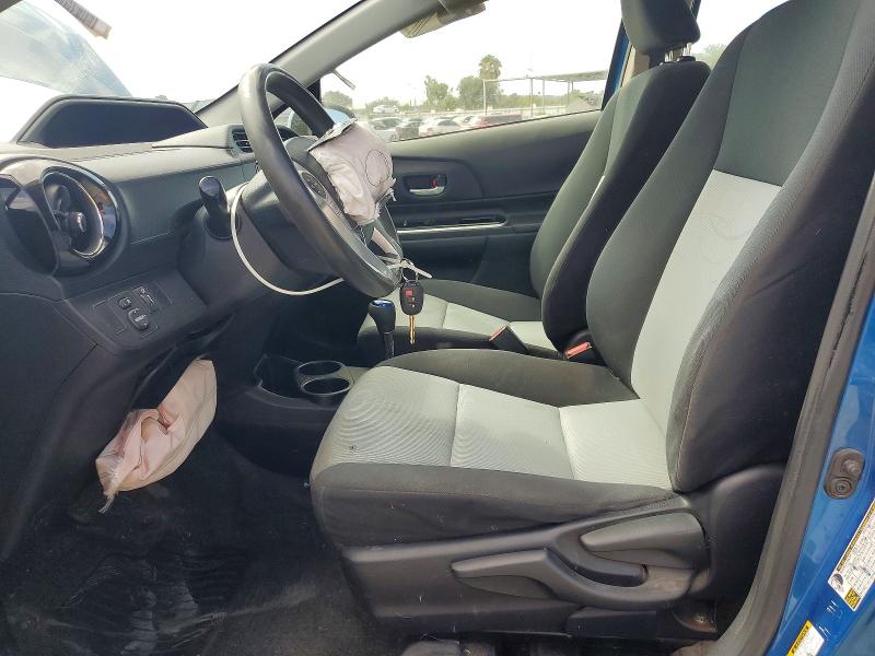 Снимка 7 от търг – 2015 TOYOTA PRIUS C с VIN JTDKDTB37F1095648