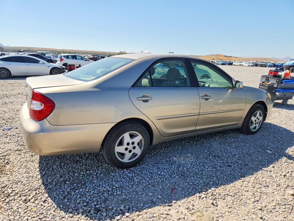 Photo 3 from auction – 2004 TOYOTA CAMRY with VIN JTDBE32K640266932