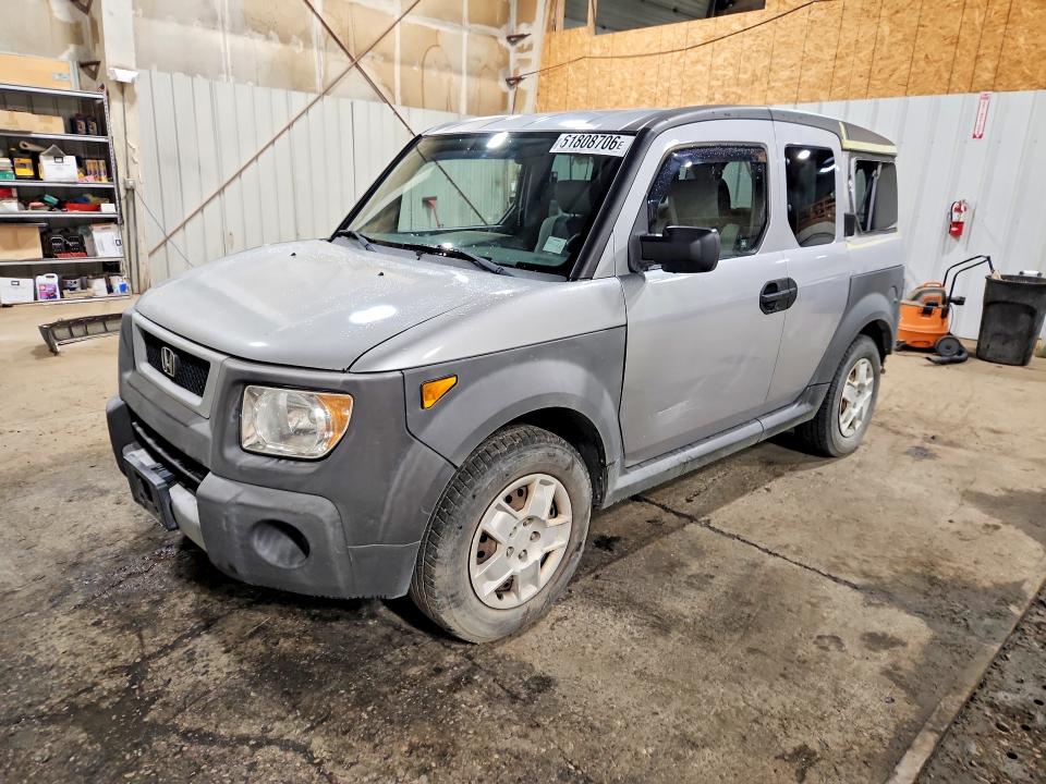 HONDA ELEMENT 2005 with VIN 5J6YH27315L020104 - Photo from auction