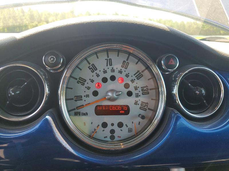 Photo 9 from auction – 2005 MINI COOPER with VIN WMWRH33415TF80638