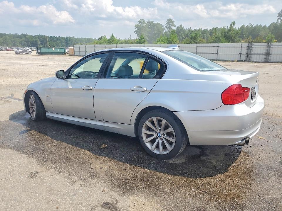 Photo 2 from auction – 2011 BMW 328 with VIN WBAPH7G51BNM56030