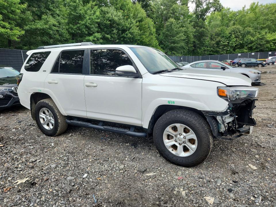 Photo 4 from auction – 2022 TOYOTA 4RUNNER with VIN JTENU5JR8N6010943