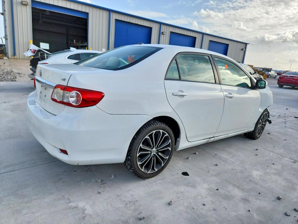 Photo 3 from auction – 2011 TOYOTA COROLLA with VIN 2T1BU4EE0BC736549