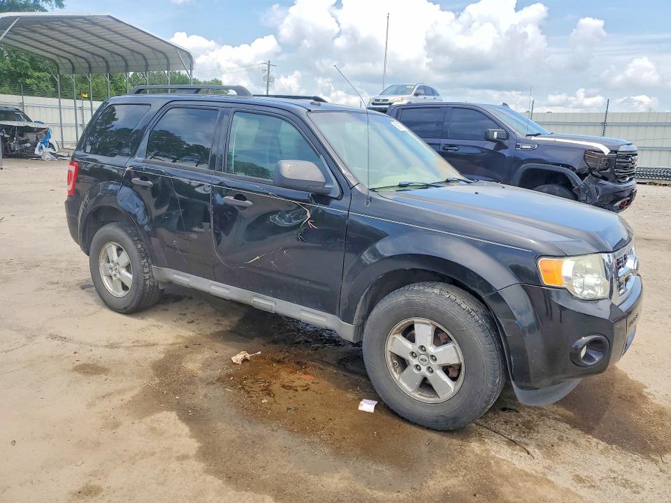 Photo 4 from auction – 2009 FORD ESCAPE with VIN 1FMCU03729KB46651
