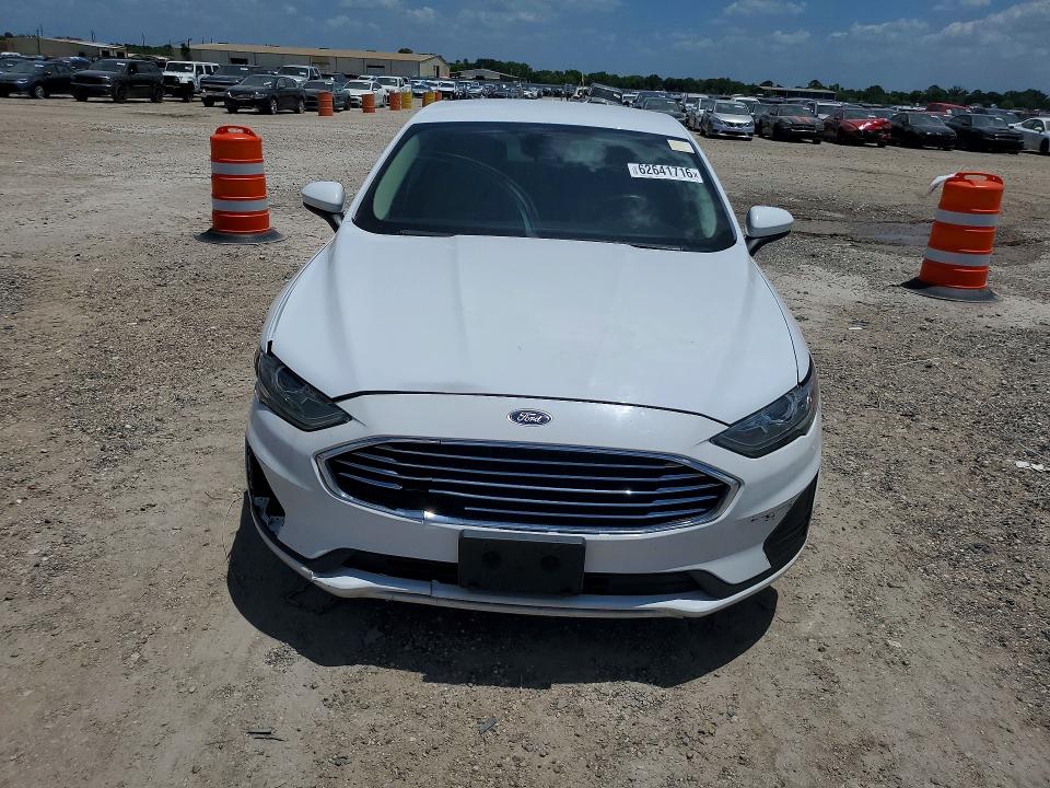 Photo 5 from auction – 2019 FORD FUSION with VIN 3FA6P0LU5KR269186