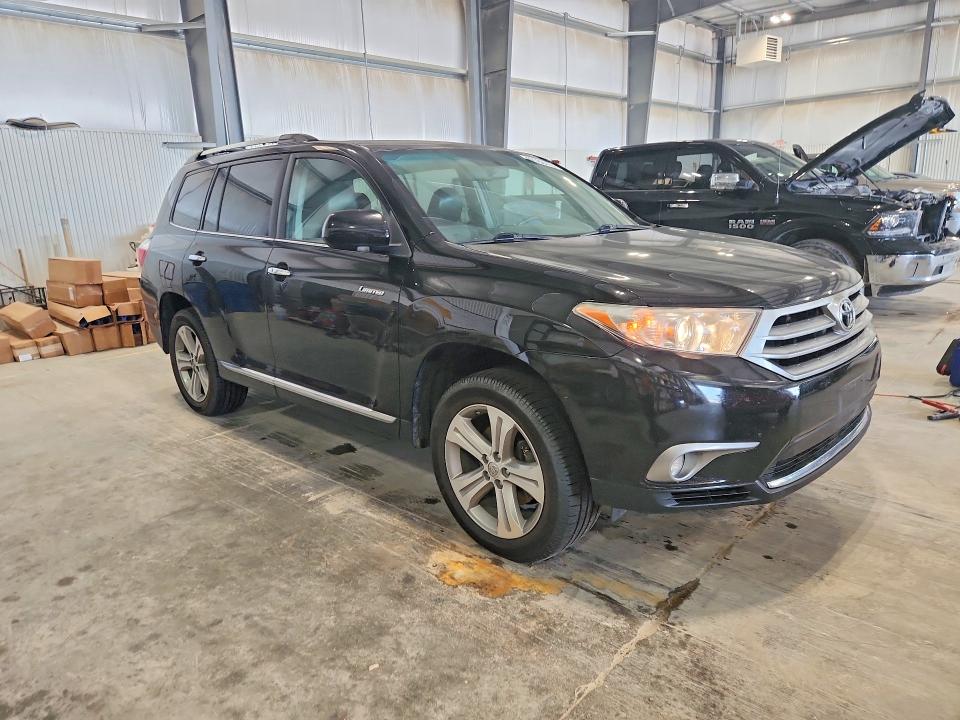 Zdjęcie 4 z aukcji – 2013 TOYOTA HIGHLANDER z VIN 5TDDK3EH1DS238292