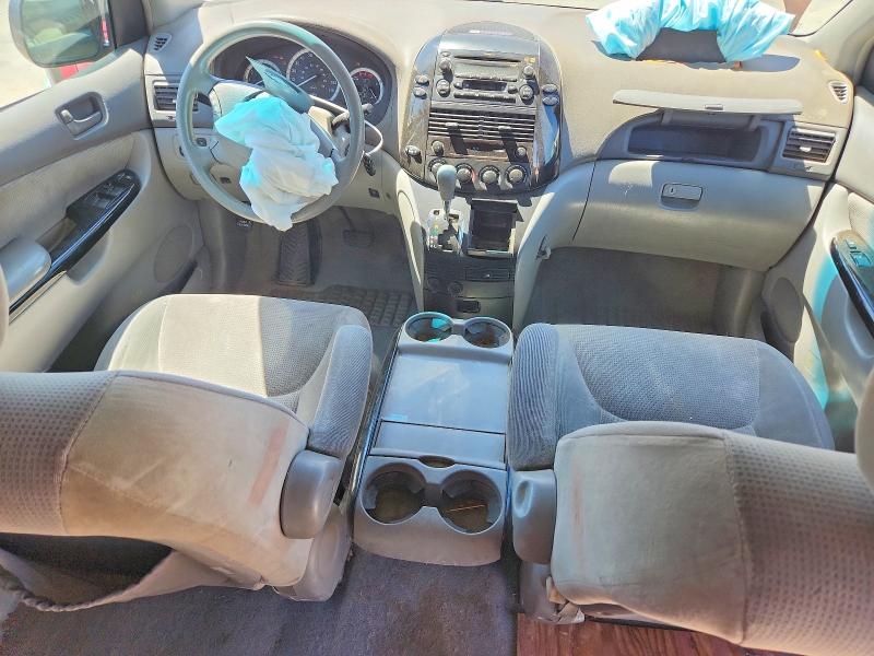 Photo 8 from auction – 2004 TOYOTA SIENNA with VIN 5TDZA23C24S038158